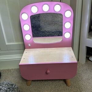 Member's Mark Kid's Mid-Century Modern Tabletop Vanity